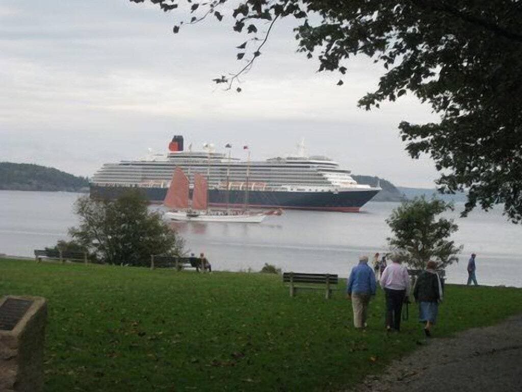 Foto 11 von 17: Vor Ort im Besitz der Innenstadt Hause: Bar Harbors Crows Nest