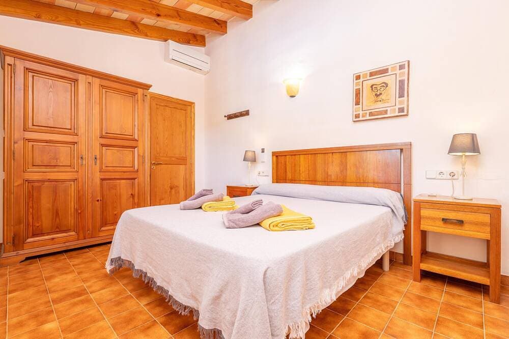 Foto 6 von 30: Can Pereó - Ferienhaus mit privaten Pool in Selva. WiFi gratis