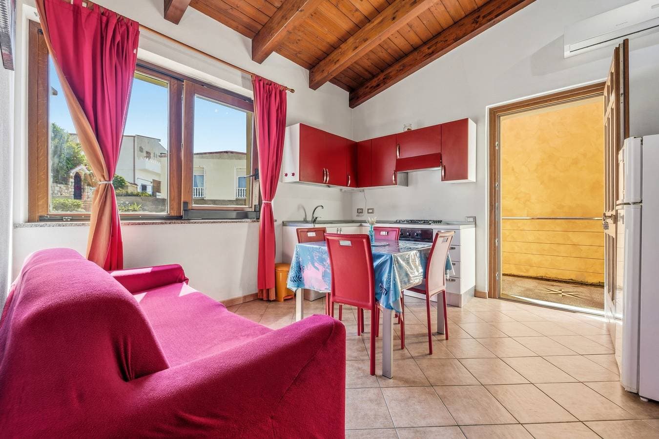 Foto 3 von 27: Casa Vacanza Anika Portoscuso – Apartment mit Meerblick und Garten