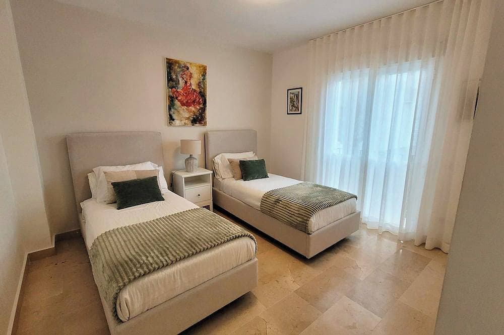 Foto 3 von 30: Apartment in El Presidente Beach side New Golden Mile