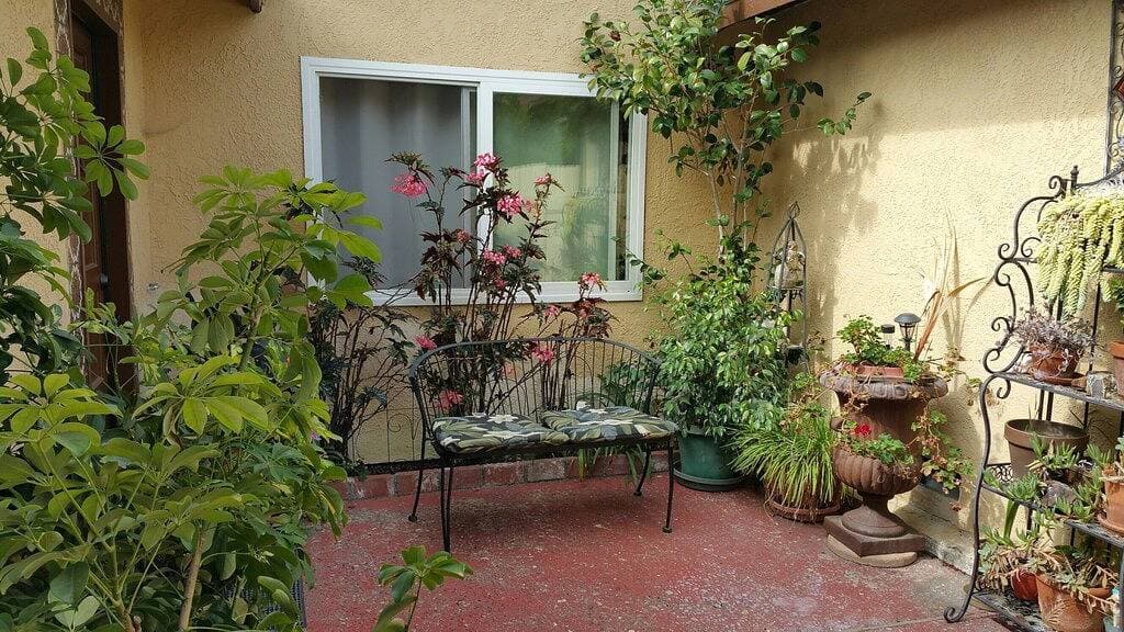 Foto 7 von 19: Private studio with  large patio