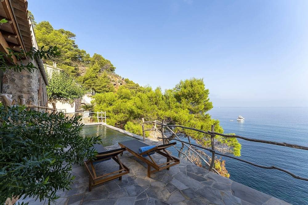 Can Na Julietta, house with private infinity pool and direct access to the sea. 1