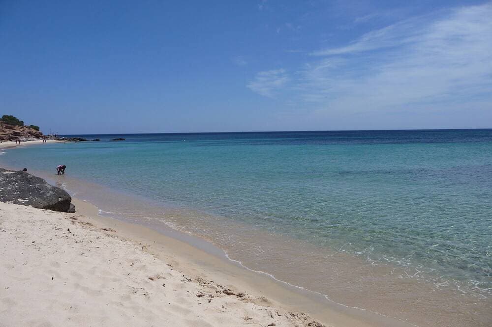 100 Meter vom Meer entfernt Villa, umgeben von Grün 1