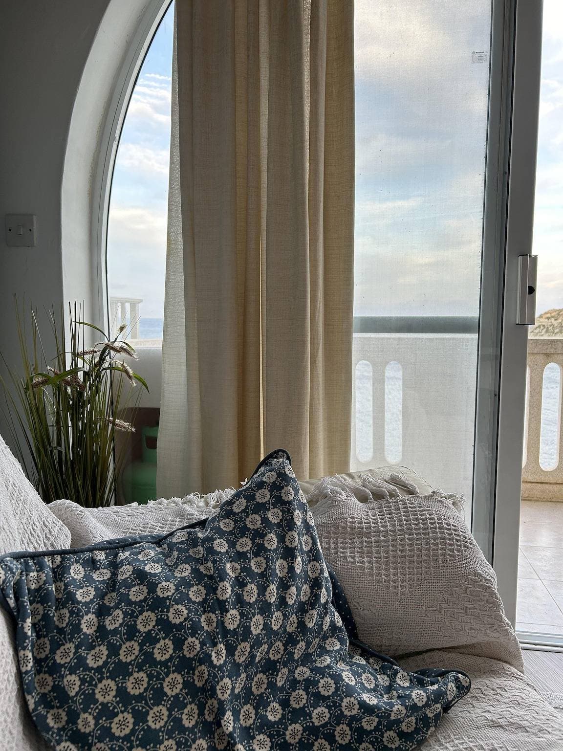 Foto 12 von 37: Ferienwohnung für 4 Personen mit Meerblick