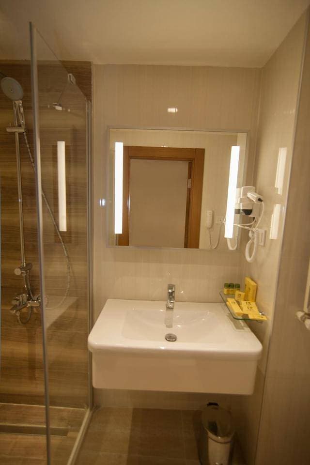Foto 10 von 11: Standard Double Room