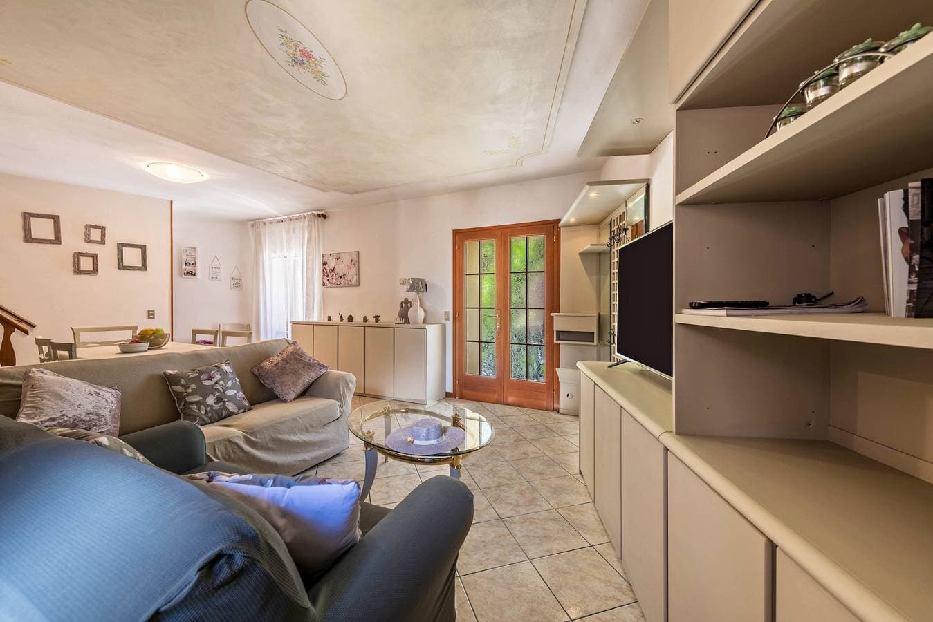 Foto 5 von 29: Schöne Ferienwohnung "Lola Home Brenzone" mit Blick auf den See und die Berge