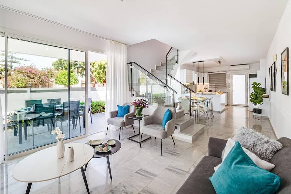 One Maisonette by Ezoria Villas 1