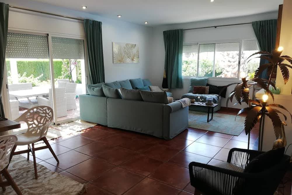 Foto 9 von 21: Charmantes Haus mit privatem Pool nur wenige Meter vom Meer entfe