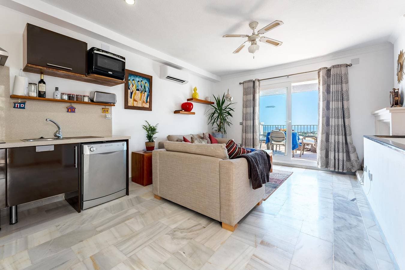 Foto 4 von 29: Ferienwohnung für 4 Personen mit Balkon/Terrasse