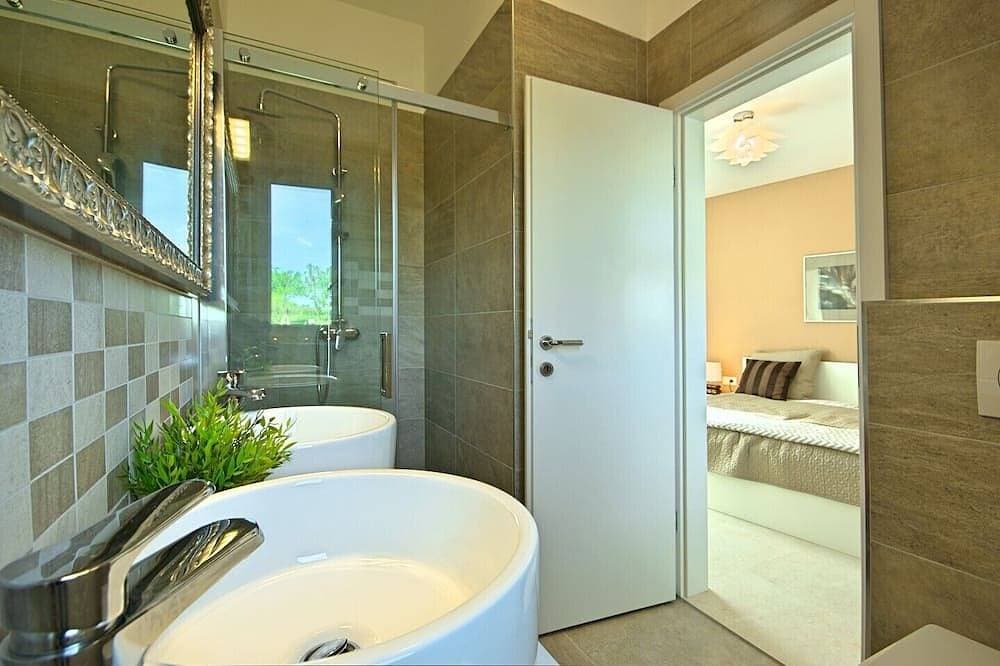 Foto 6 von 23: Vollständig umzäunt, privater Pool-beheizt, ruhig, modern, gemütlich, Meerblick