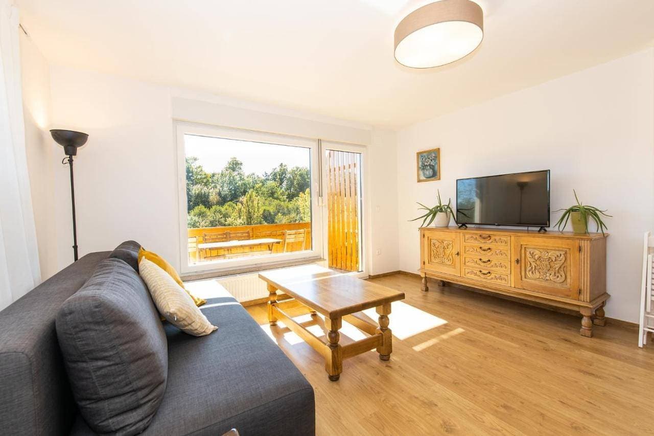 Foto 5 von 18: One-Bedroom Apartment with Terrace - Lower Ground Floor