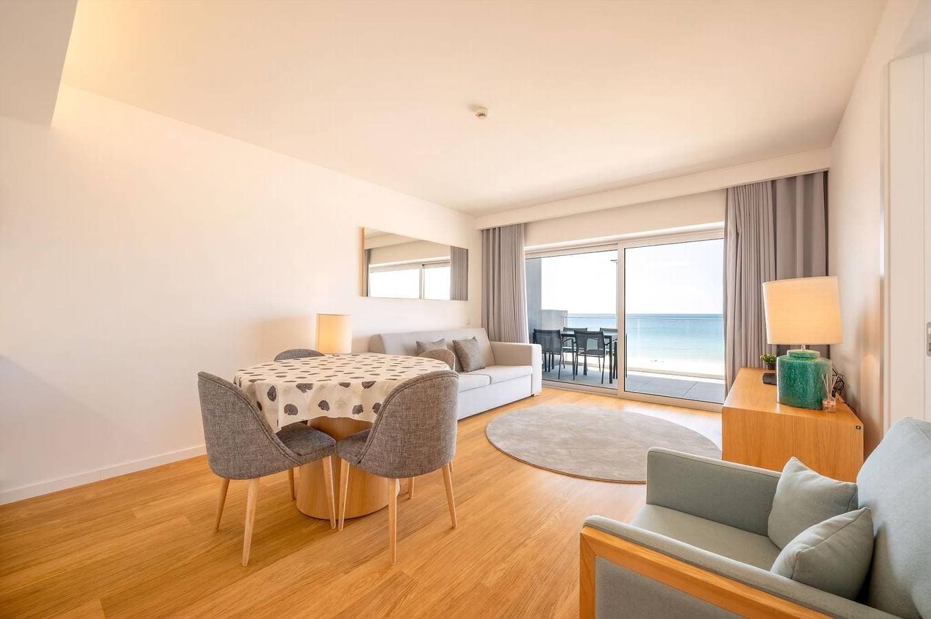 Foto 9 von 37: Ferienwohnung für 4 Personen mit Terrasse