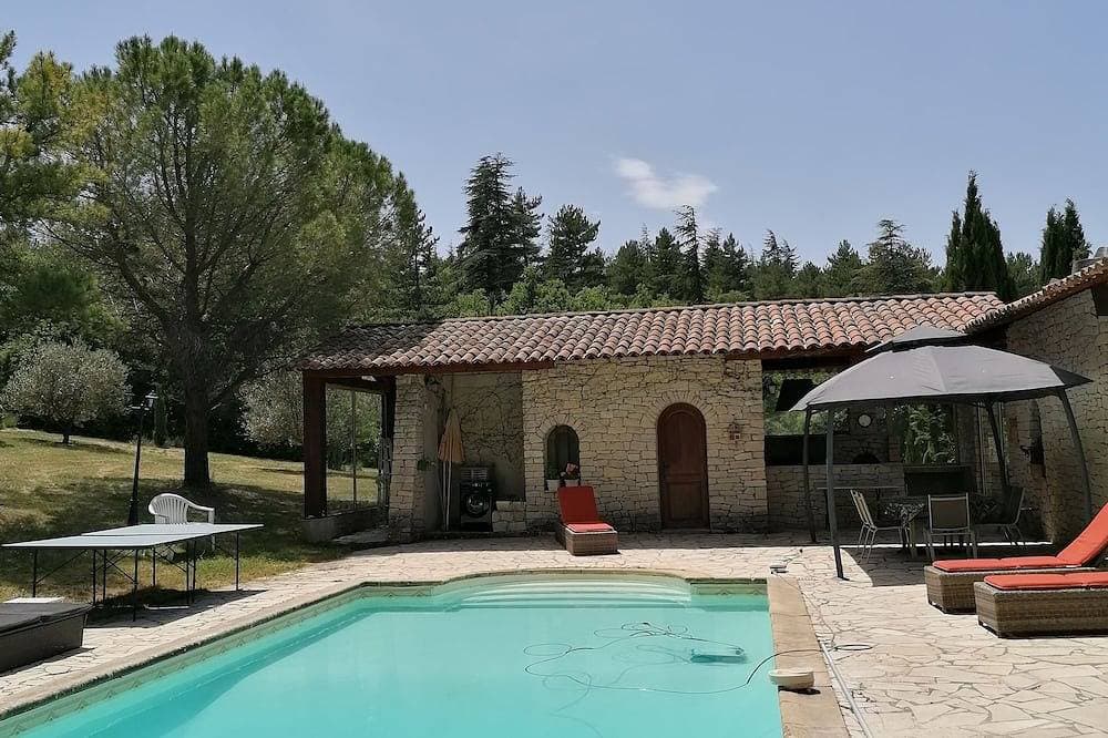 Sommerhaus zwischen Luberon und Verdon mit privatem Pool 1