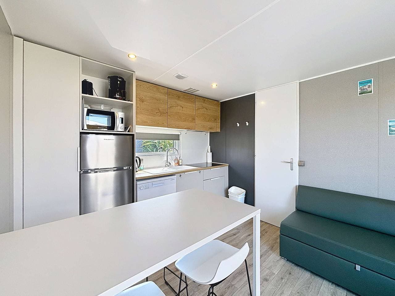 Foto 8 von 22: Mobil-Home Grand Confort, 4 Pers., 2 Ch., 2 SdB, Piscine Chauffée & Proche Mer