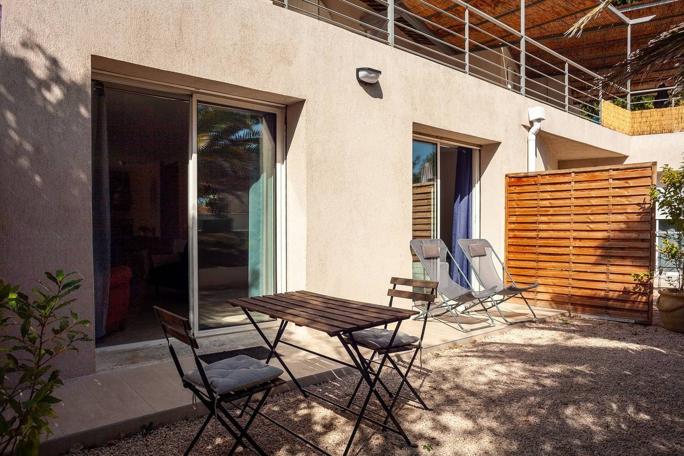 Foto 2 von 19: Ferienwohnung 'Cocon Avec Piscine Et Jardin' mit Gemeinschaftspool, privater Terrasse und WLAN