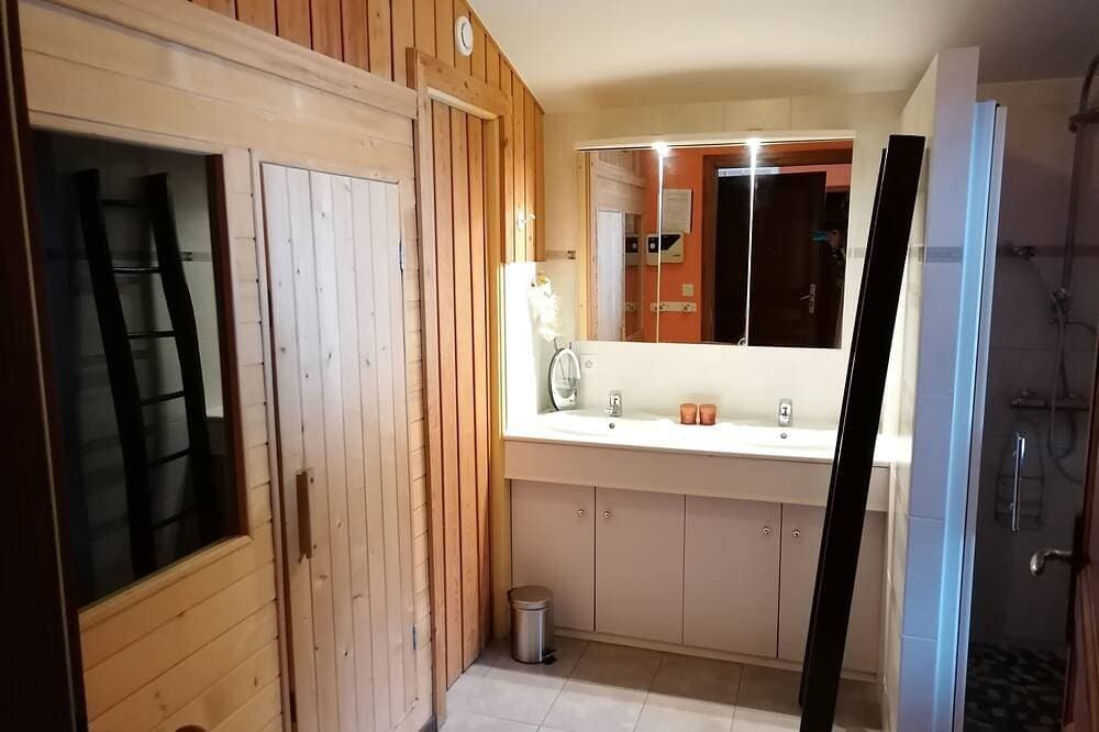 Foto 6 von 30: Einstöckiges Chalet am Ufer des Sees auf einem 1 ha großen Naturgrundstück mit Sauna