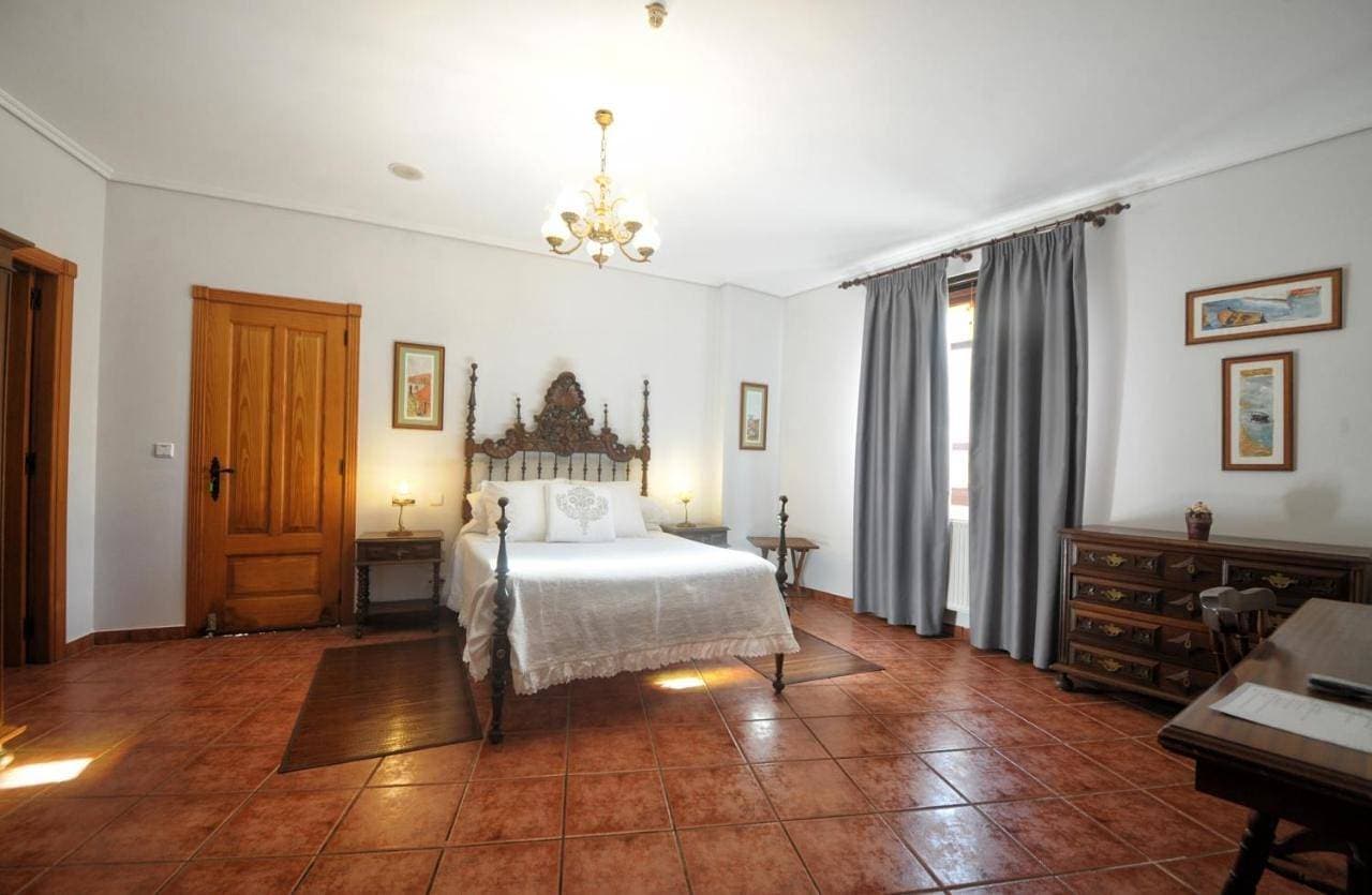 Foto 5 von 8: Twin Room with Mountain View.
