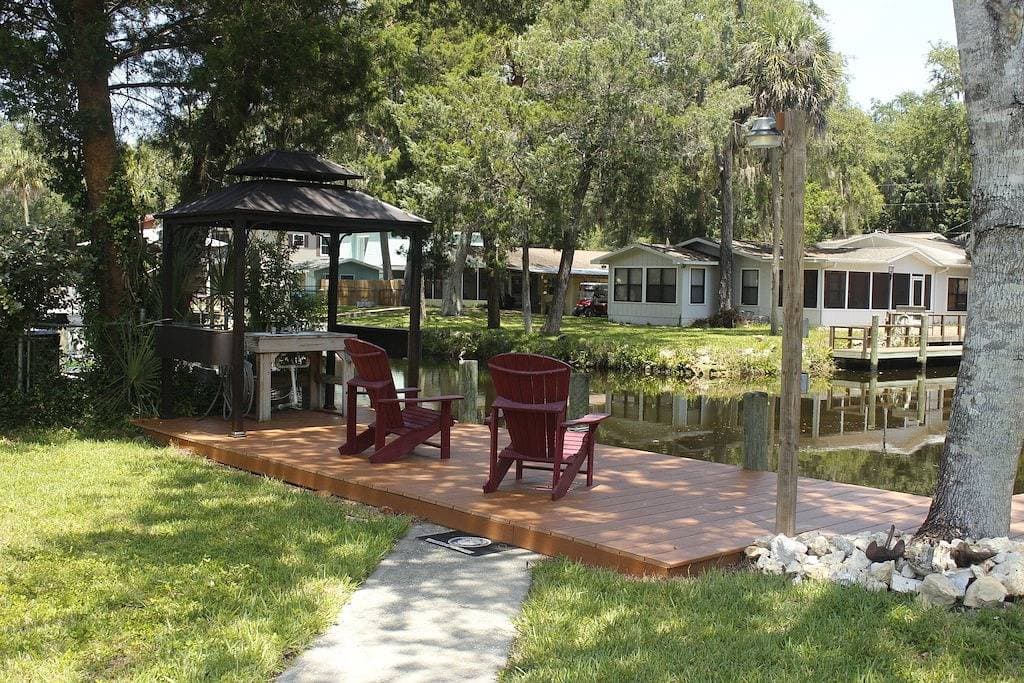 Foto 2 von 29: Homosassa Waterfront mit Bootssteg-Tiefwasserkanal