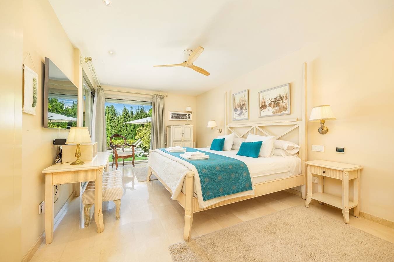 Foto 12 von 31: Villa Bellviure Luxus in Palma: Wohngebiet, privater Pool, Terrasse & WLAN