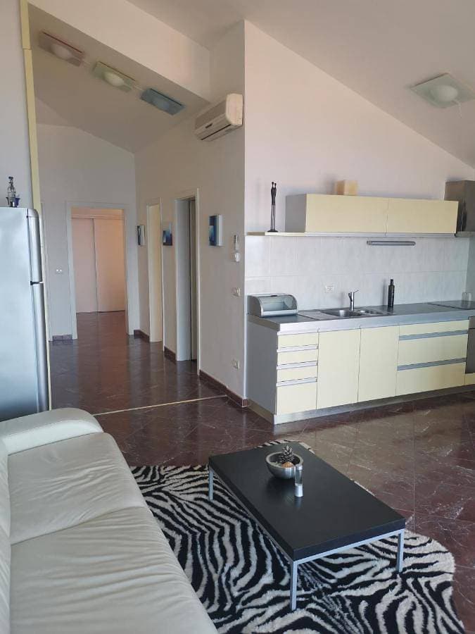 Foto 3 von 14: Two-Bedroom Apartment