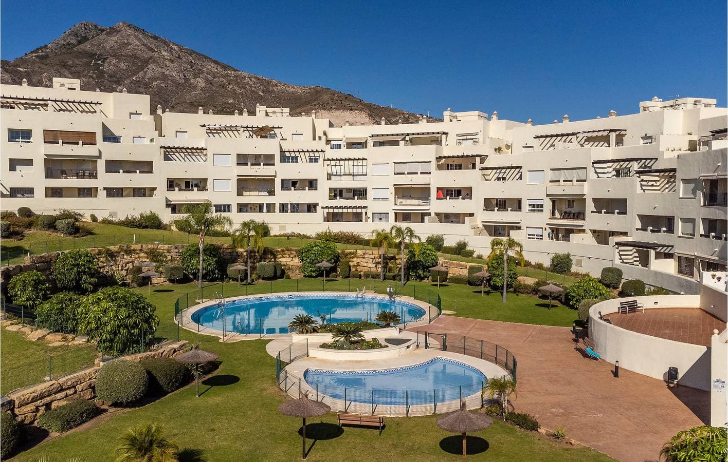 Apartment mit Meerblick, Parkplatz und Pool 1