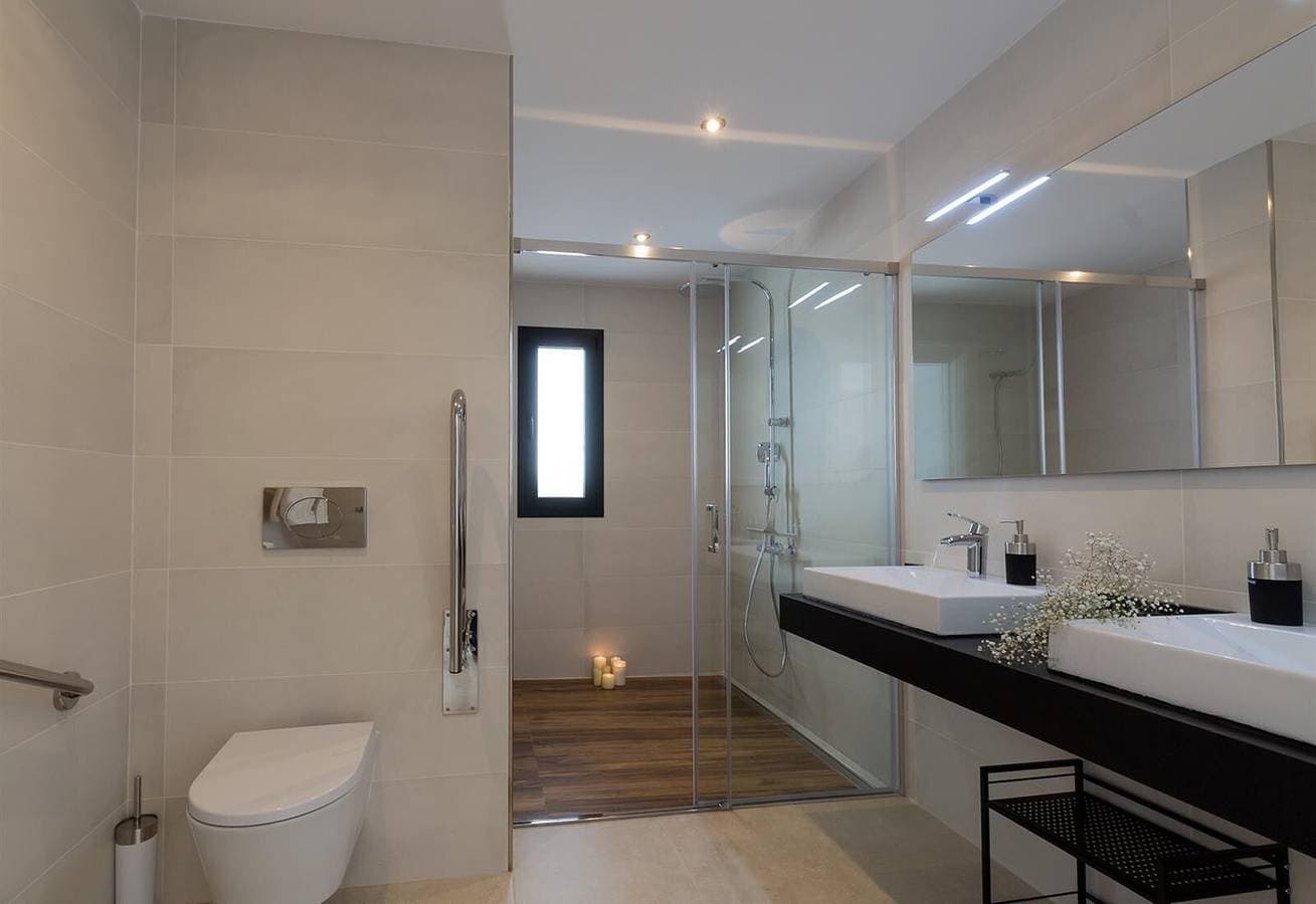 Foto 12 von 32: Villa "Royal" mit Meerblick, privatem Pool & WLAN