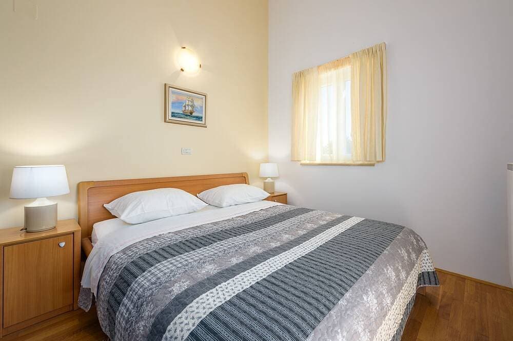 Foto 2 von 17: 2-Zimmer-Ferienwohnung mit Pool Basanija, Umag