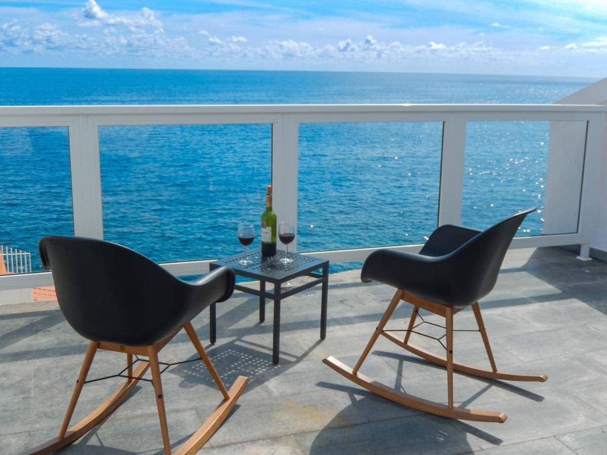 Beachhouse with amazing terrace next to the ocean 1