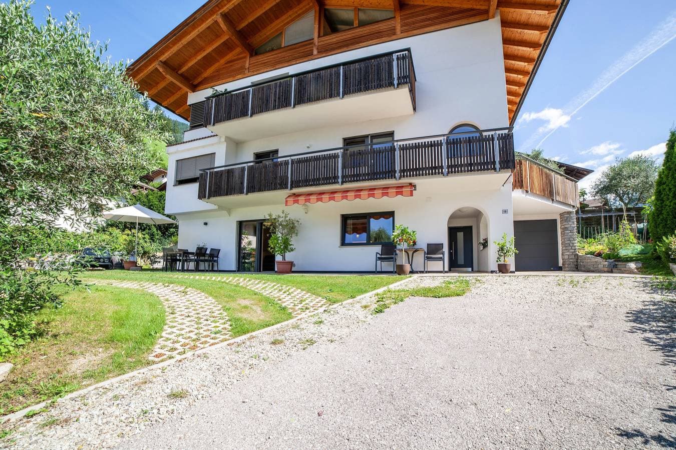Foto 6 von 27: Ferienwohnung Berta – neu, komfortabel, mit Gartenterrasse & Bergblick