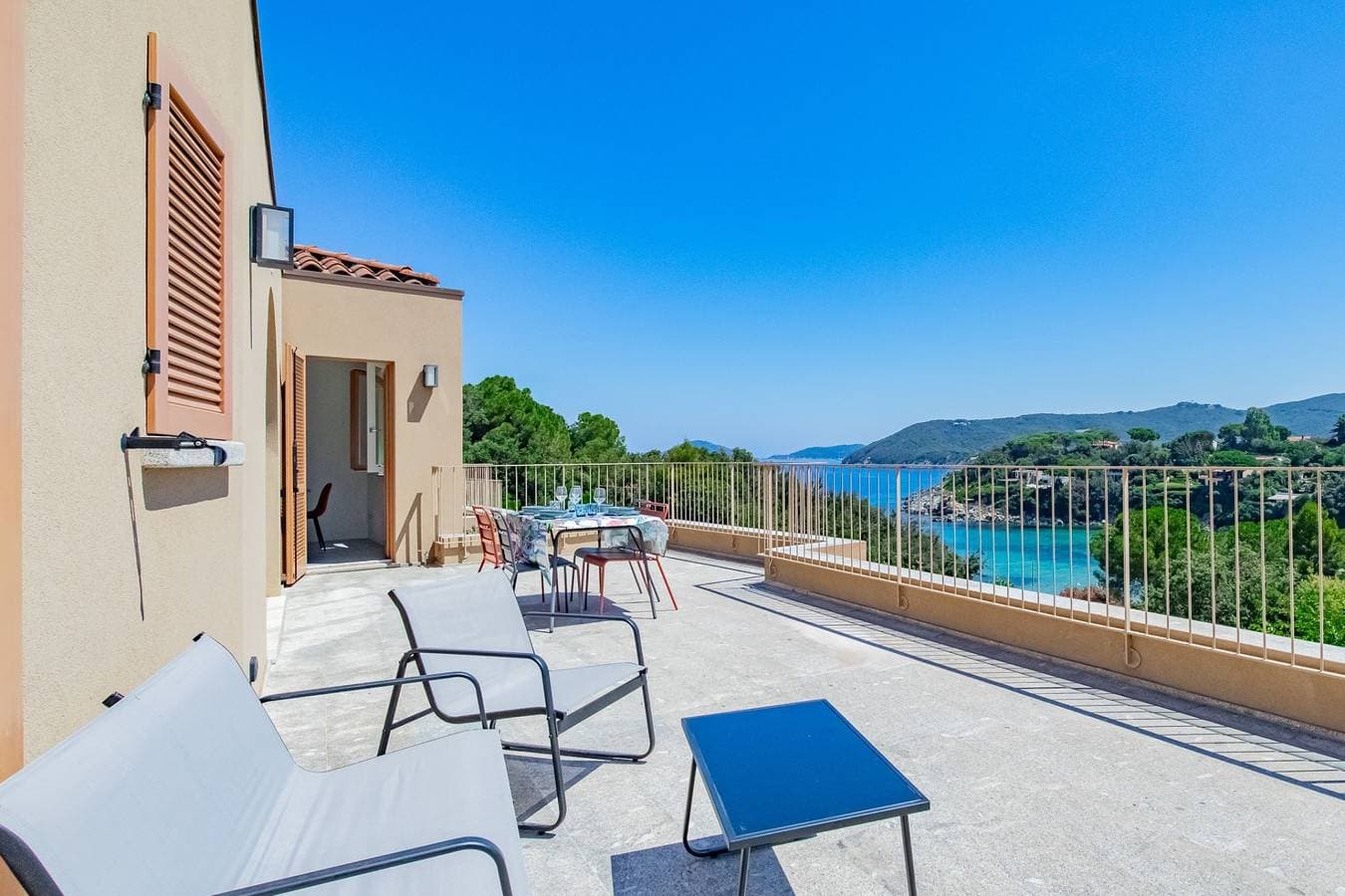 Foto 8 von 47: Ferienhaus für 4 Personen mit Balkon