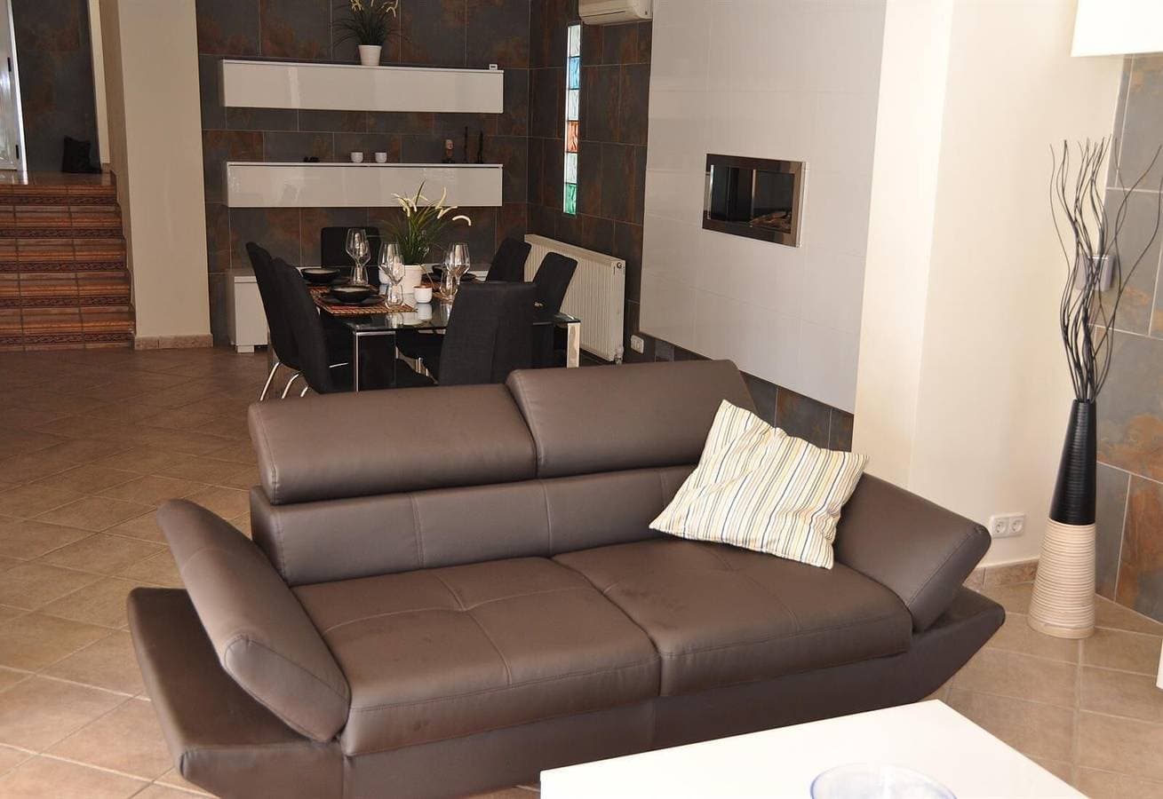 Foto 8 von 41: Villa mit privatem Pool, Terrasse, Klimaanlage und WLAN