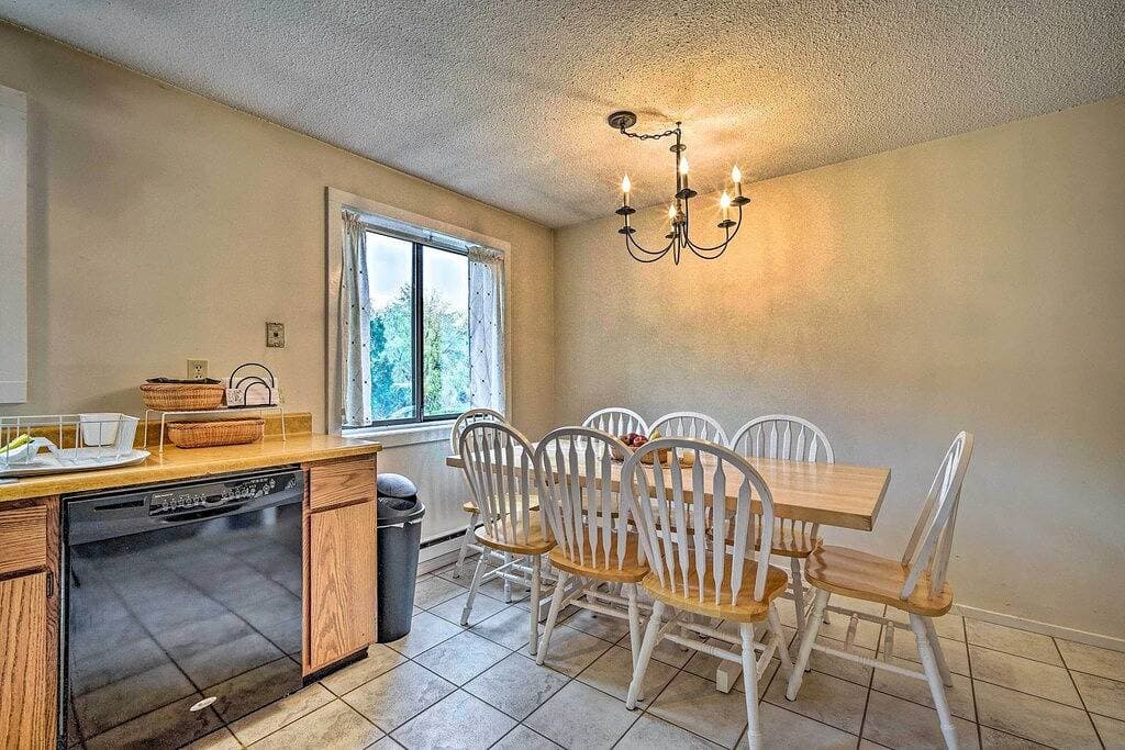 Dover Condo w/ Grill & Balcony: 3 Mi to Mt Snow! 1