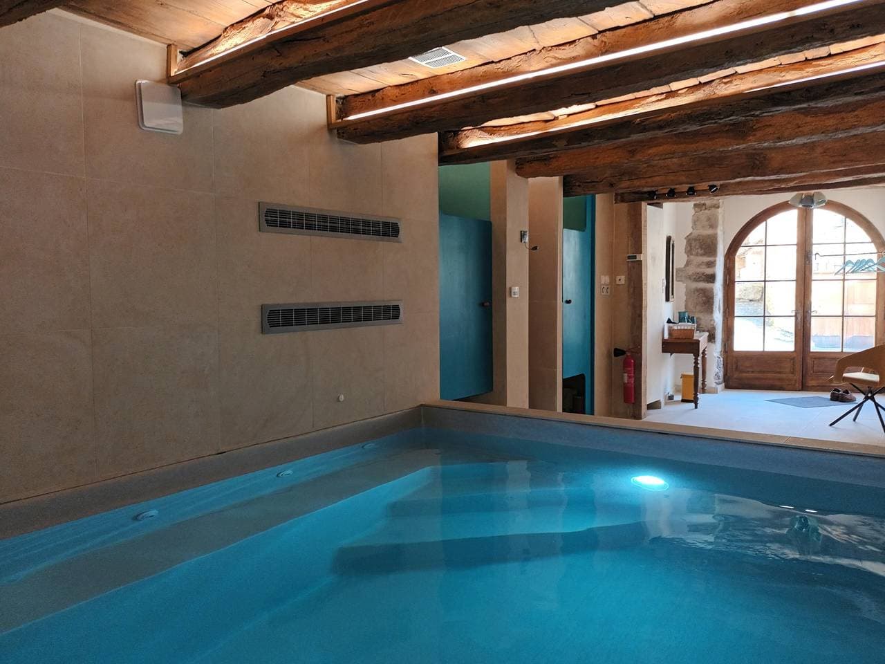 Foto 5 von 24: Ferienhaus 'La Clé Des Sens' mit Bergblick, privater Terrasse und Innenpool