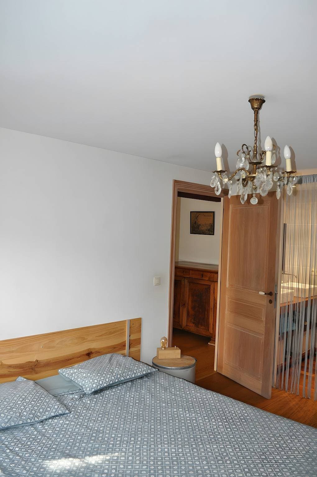 Foto 3 von 12: Gästezimmer L'Argentier – Beheiztes Hallenbad & Charaktervolles Haus