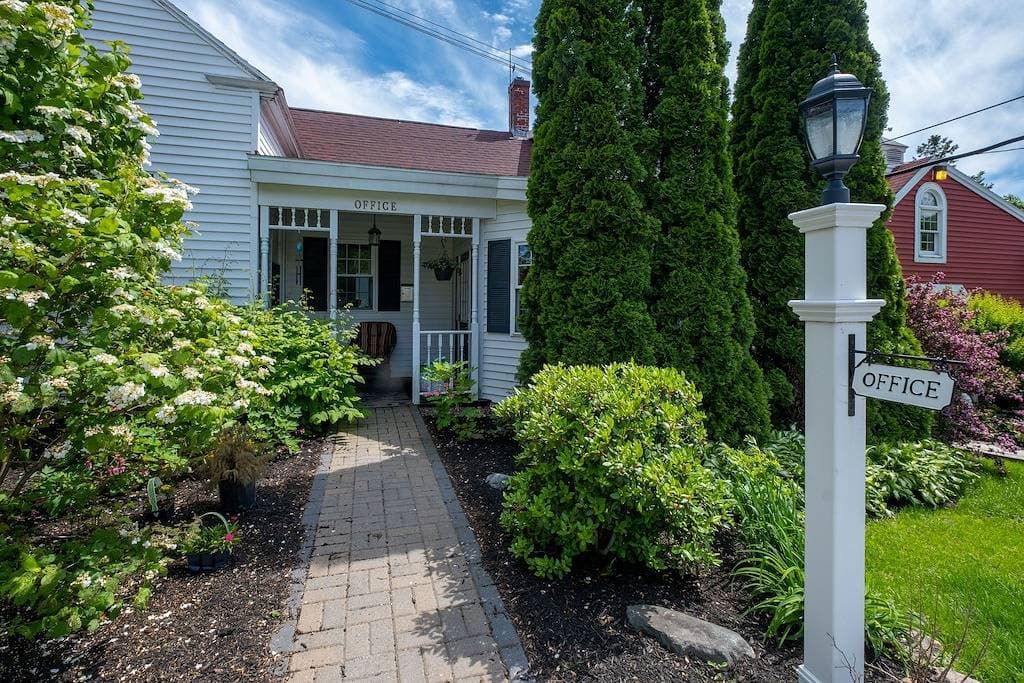 Foto 5 von 22: Open Hearth Inn Cottage 12 - 10 min to Acadia!
