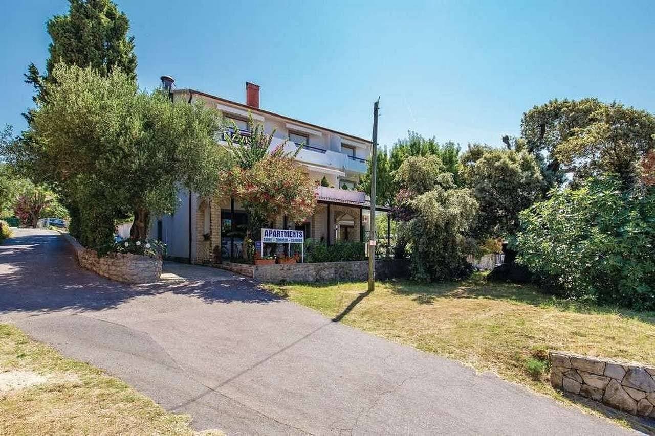 Foto 2 von 9: Zimmer mit Balkon Banjol (Rab) S-23468-b
