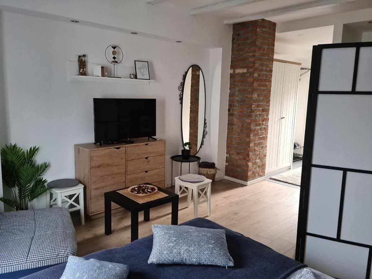 Ušuškani Studio 1