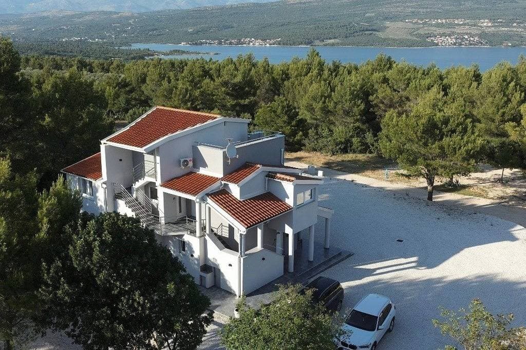 Foto 2 von 12: Studio Appartement mit Terrasse und Meerblick Pridraga - Cuskijas, Novigrad As-27969-a