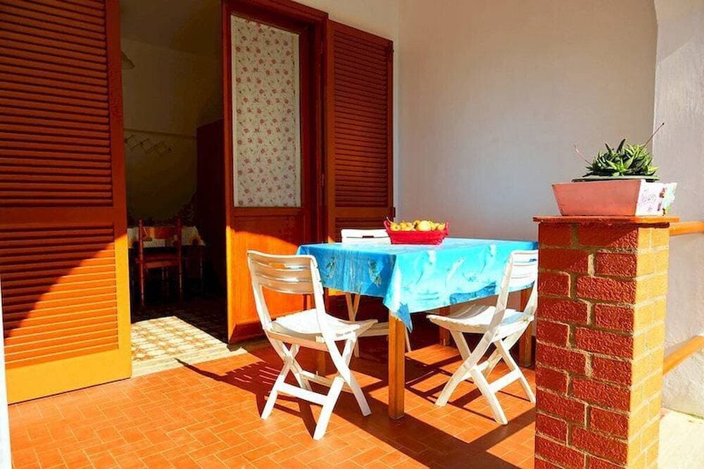 Foto 13 von 24: Appartamenti Margherita, Margherita-5 in einer Strandresidenz, Giglio Campese