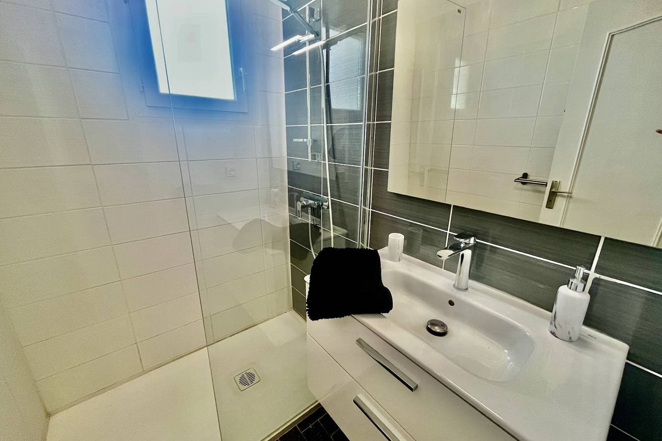 Foto 8 von 16: Ferienwohnung für 4 Personen mit Balkon