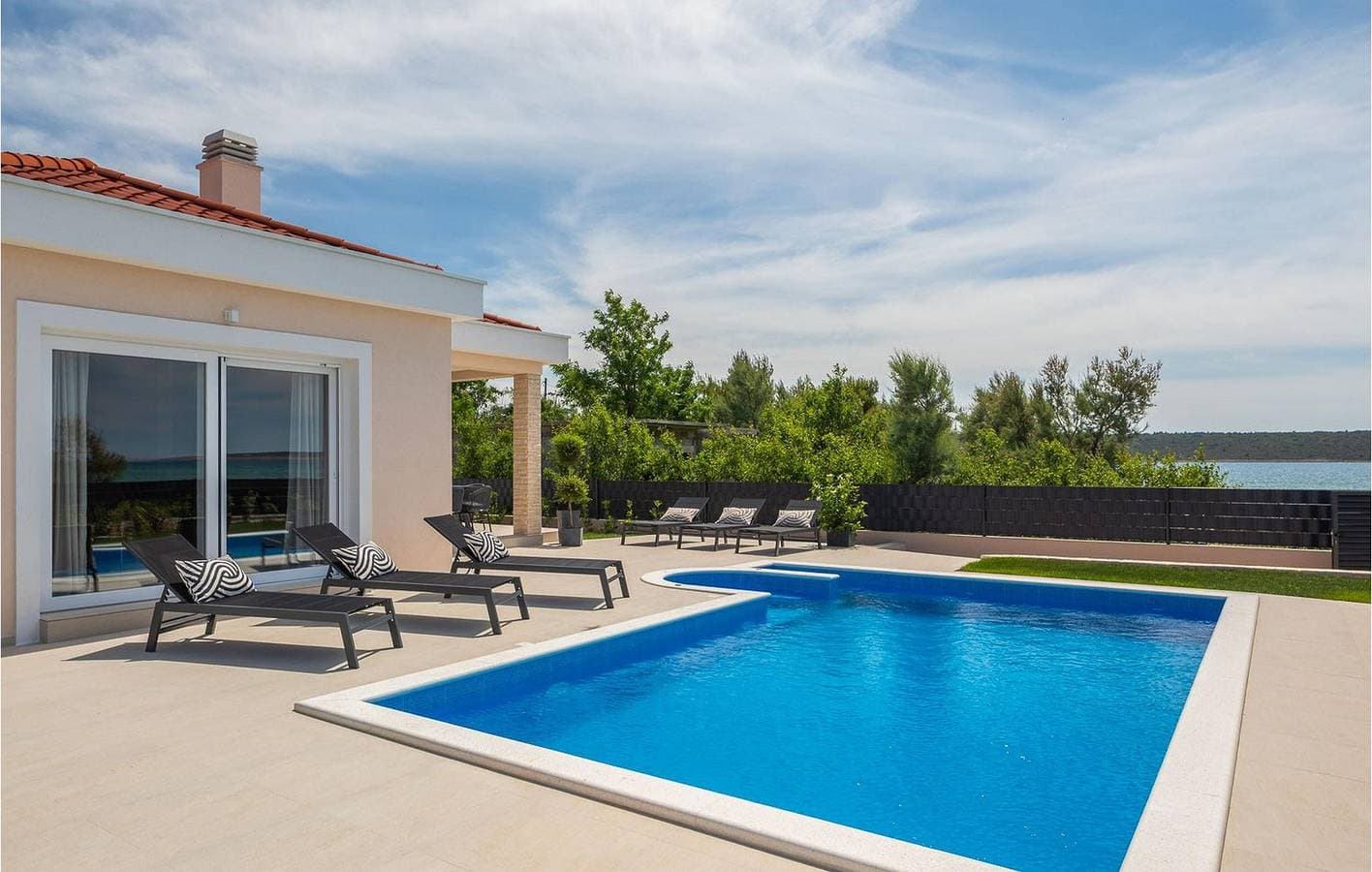 Foto 10 von 26: Urlaub am Meer: Modernes Apartment mit Pool, Terrasse und nur 700 m vom Strand entfernt