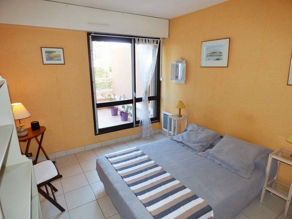 Foto 5 von 8: Große 30 m² große Terrasse mit Meerblick! Privater Parkplatz.