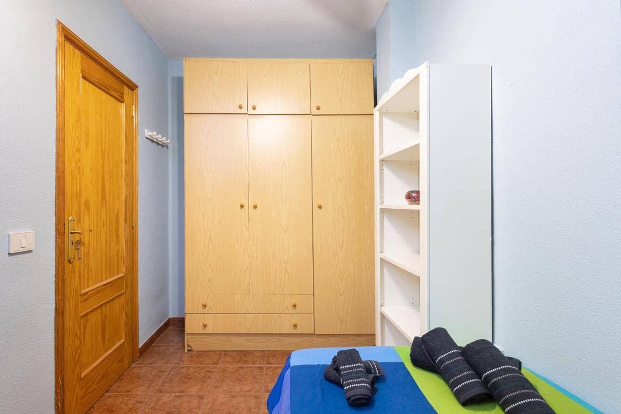 Foto 4 von 14: Three-Bedroom Apartment