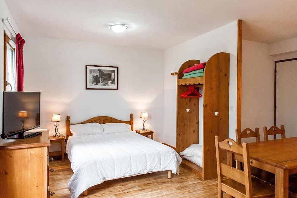 Schwimmbad, terrasse, parkmöglichkeiten, fernseher, schließfach für die skier, 30m², Super Besse 1