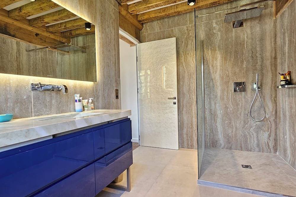 Foto 5 von 30: Exceptional villa, 5 bedrooms, 20m from the beach, spa.