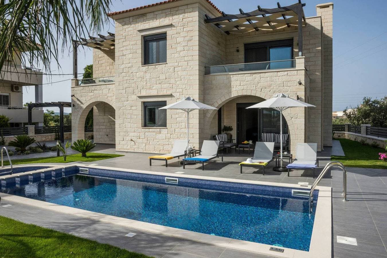 Foto 8 von 32: Villa 200m to Beach & Amenities w/Pool, Sauna, BBQ