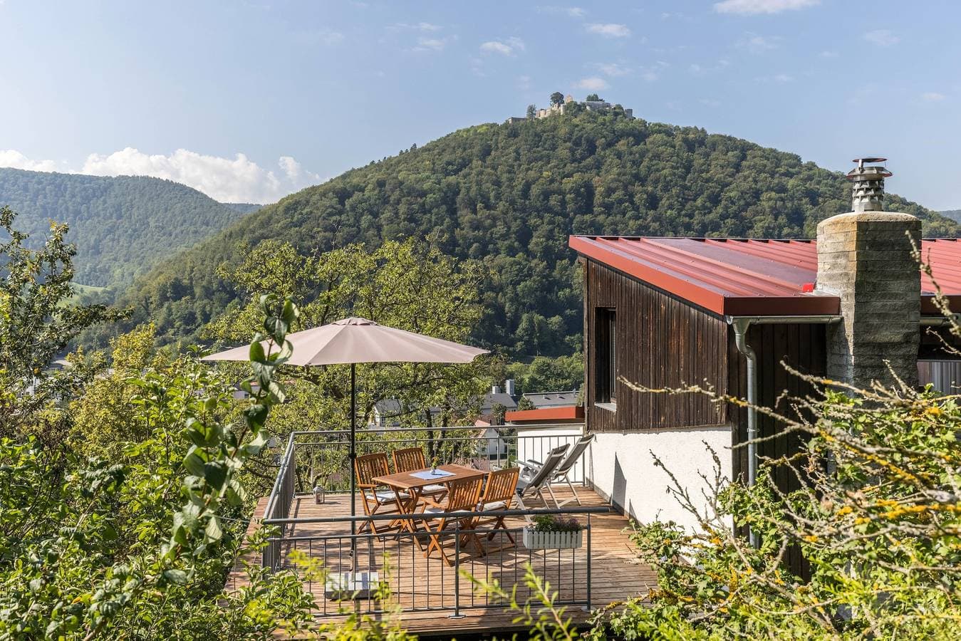 Foto 2 von 21: Ferienwohnung "Am Samuelstein" mit Bergblick, privater Terrasse und WLAN