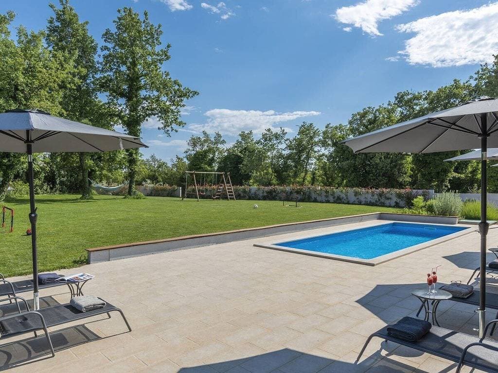 Foto 6 von 20: Villa in Porec mit Schwimmbecken