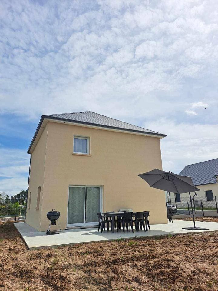 Foto 6 von 29: Three-Bedroom House