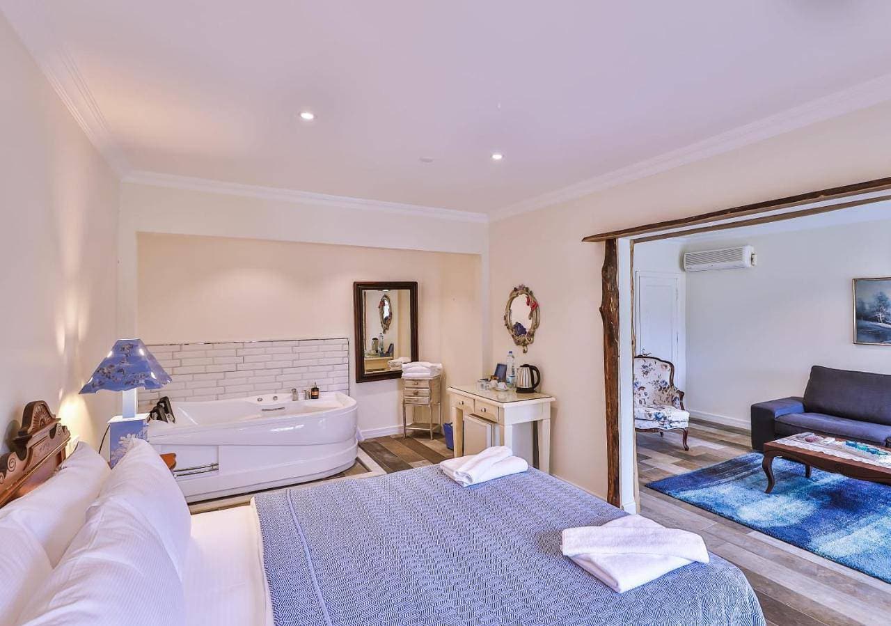 Foto 10 von 16: Junior Suite with Jacuzzi